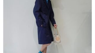 àpartir  styling_Scye_Sanders_JohnSmedleyネイビーの使い方はホワイトだけではない。