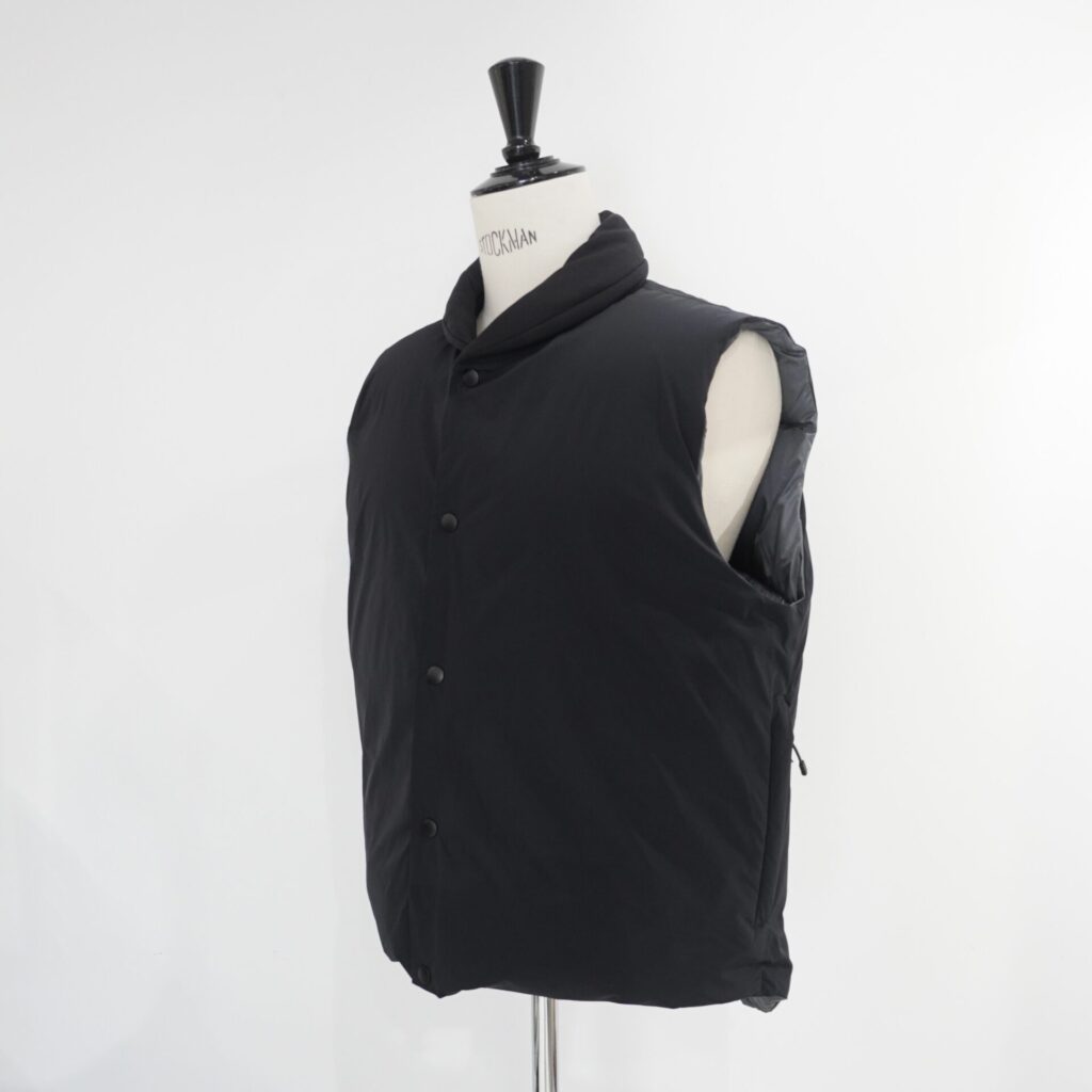 Scye Nylon Stretch Reversible Down Vest | スポーティー＆シックなリバーシブルダウンベストが登場