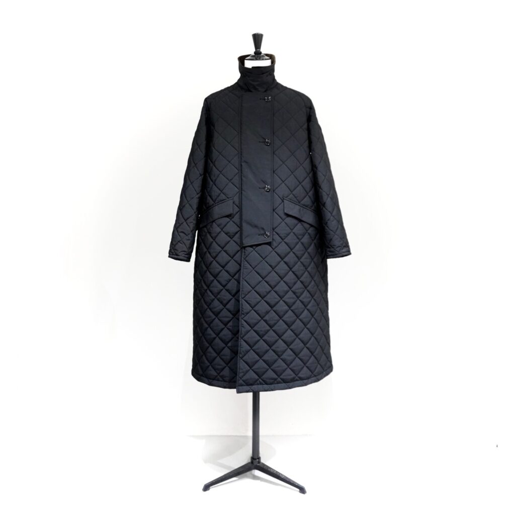 Scyeの「P/N Pwdery Cloth Quilted Coat」